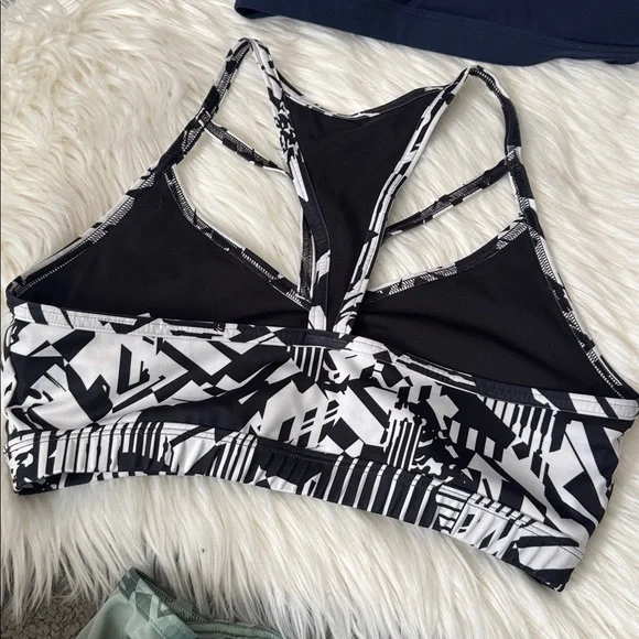 3 Gymshark Women's Sports Bra Set - Black, Green, Navy - Picture 6 of 6